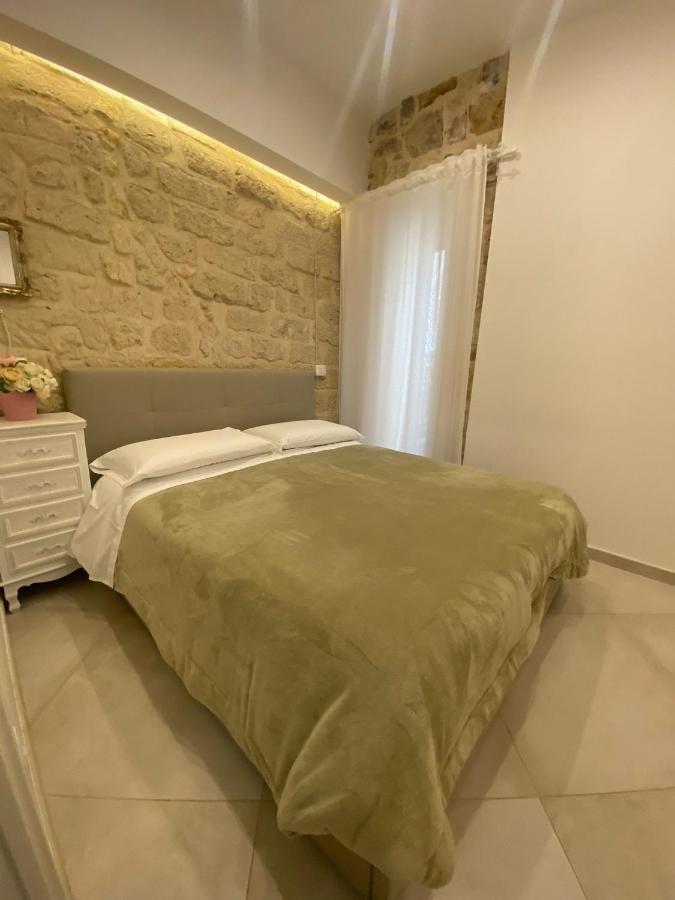 Dimora Del Carmine Hotel Bari Ngoại thất bức ảnh