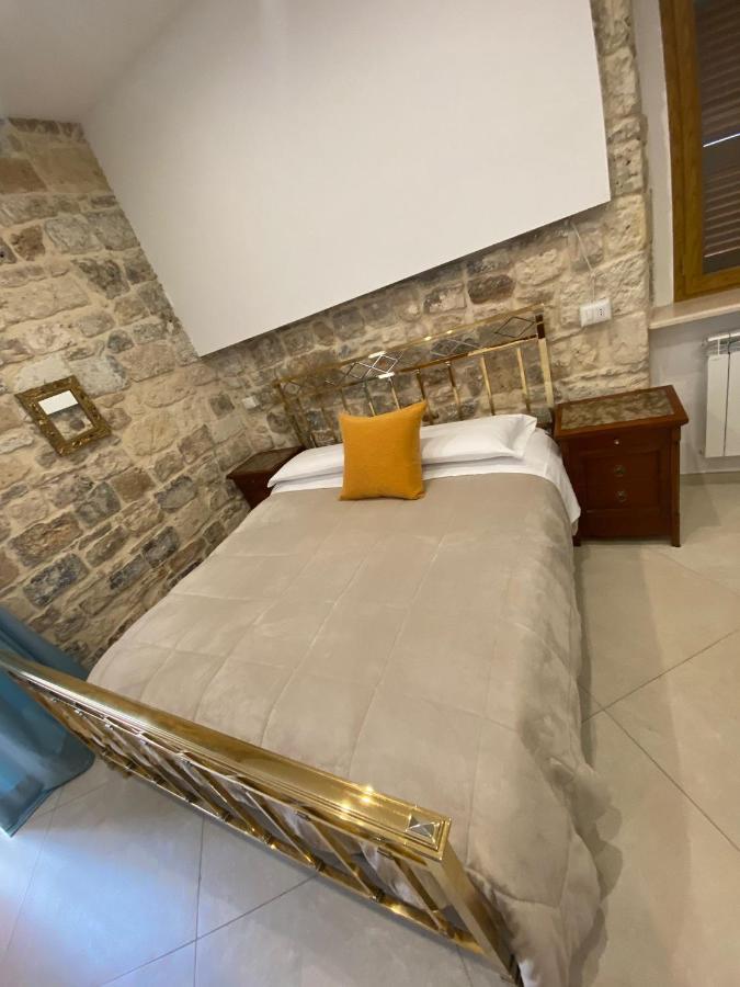 Dimora Del Carmine Hotel Bari Ngoại thất bức ảnh