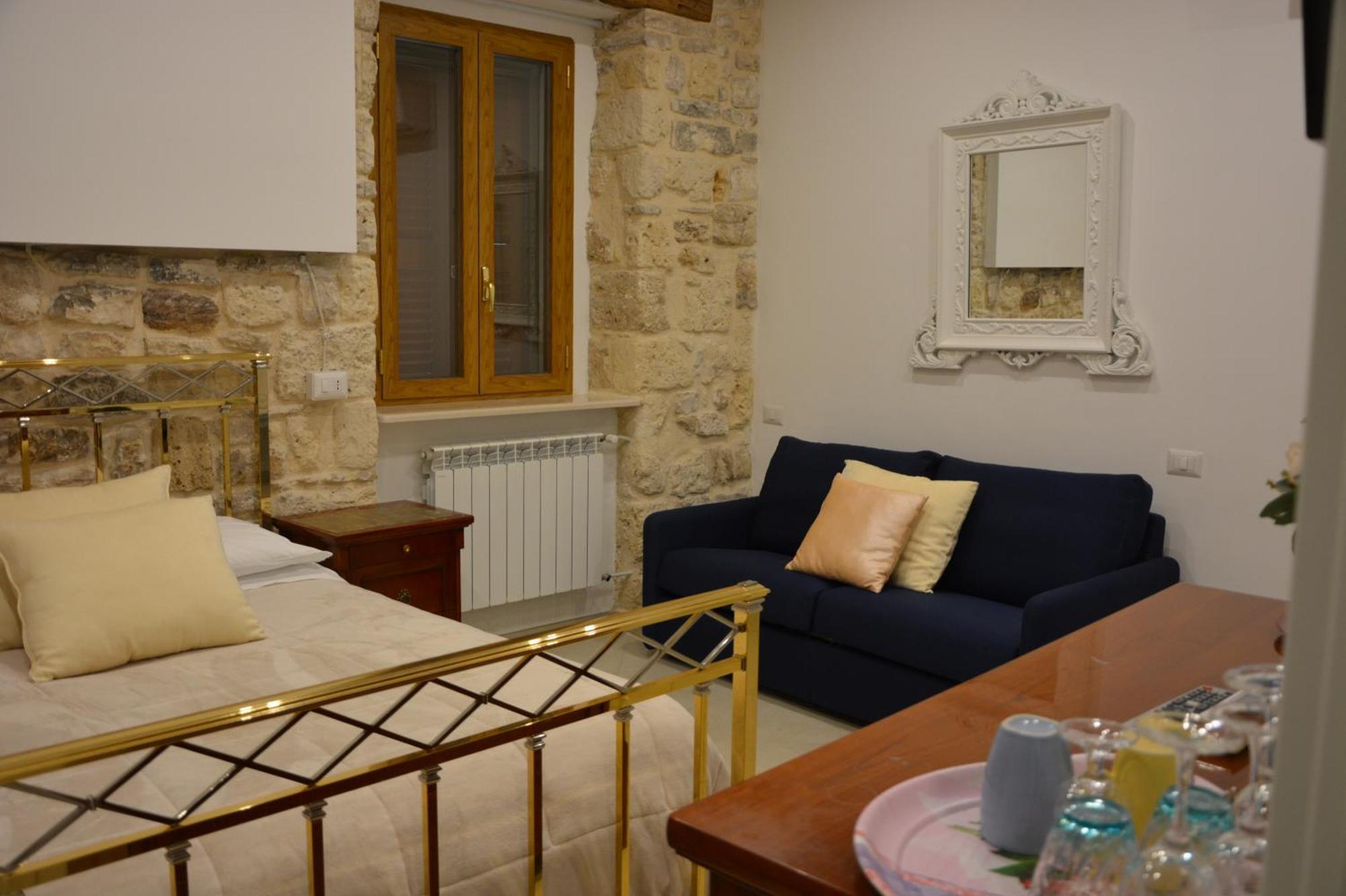 Dimora Del Carmine Hotel Bari Ngoại thất bức ảnh