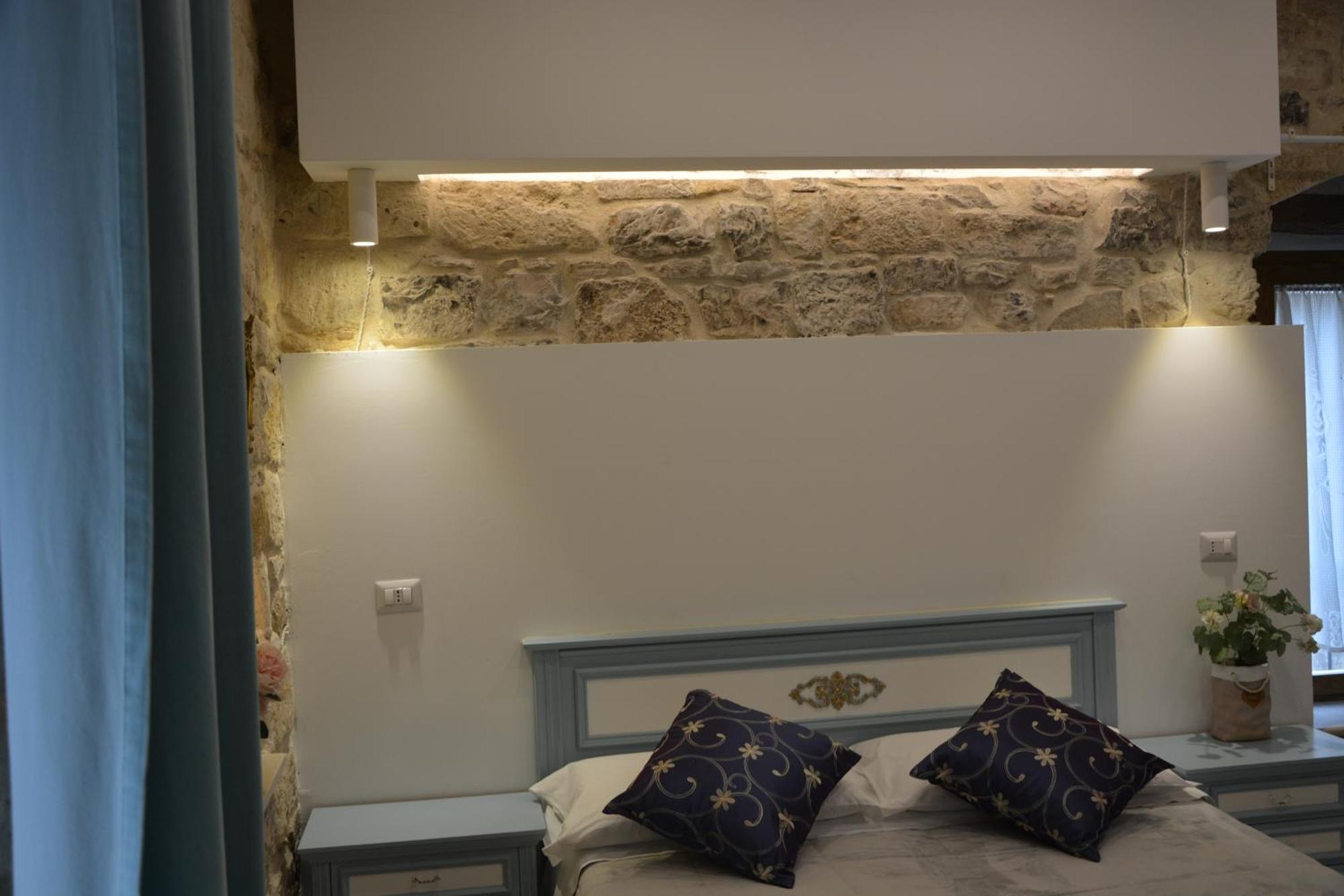 Dimora Del Carmine Hotel Bari Ngoại thất bức ảnh