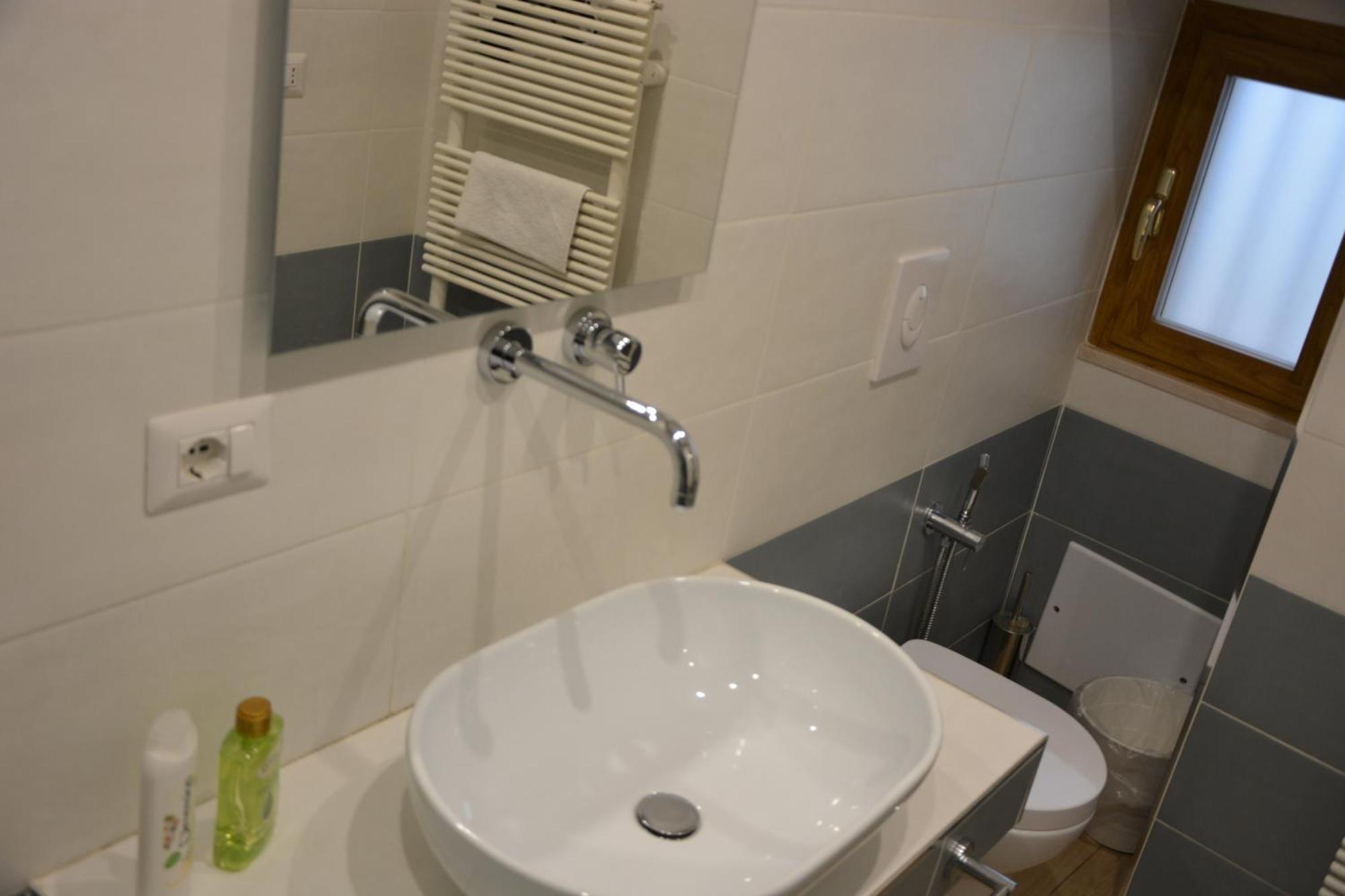 Dimora Del Carmine Hotel Bari Ngoại thất bức ảnh